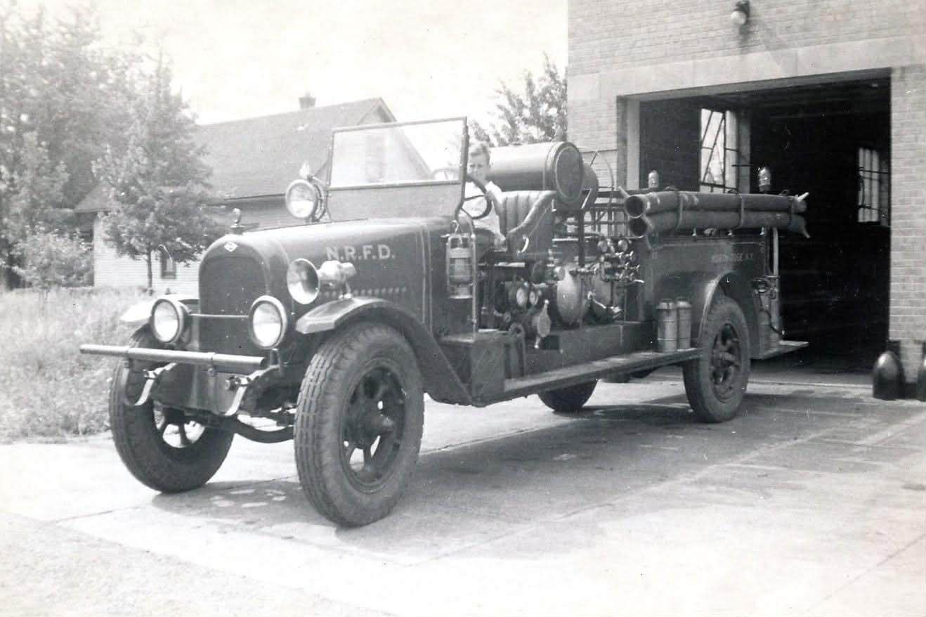 1924 Buffalo Larrabee outside the Caroline St. fire station